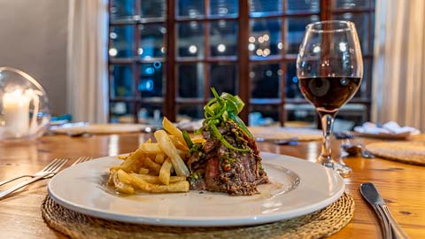 Restaurant & Deck | Misty Mountain