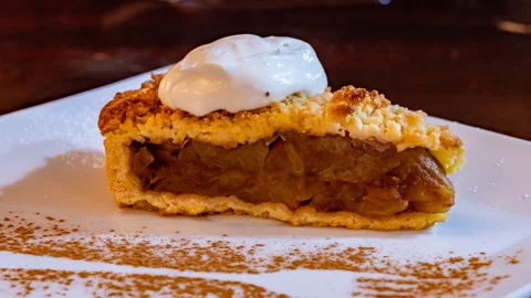 Restaurant & Deck | Misty Mountain