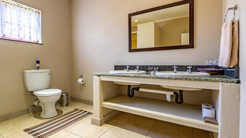 Self-Catering Farmhouse | 10 Sleeper | Misty Mountain